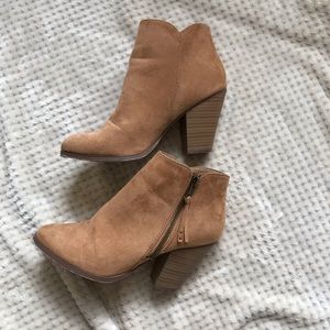 CAMEL ZIP BOOTIES